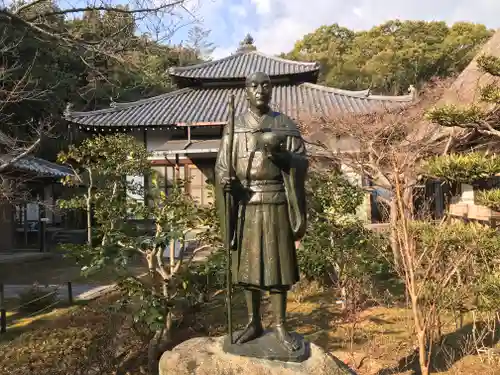 円通寺の像