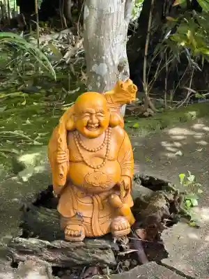 牟禮山観音禅寺の{uncategorized: "未分類", other: "その他", undefined: "問題あり", building: "その他建物", grave: "お墓", sacred_gate: "鳥居", guardian: "狛犬", statue: "像", buddha: "仏像", history: "歴史", nature: "自然", garden: "庭園", animal: "動物", pagoda: "塔", temizu: "手水舎", mountain_gate: "山門・神門", sanctuary: "本殿・本堂", subordinate: "末社・摂社", art: "芸術", scenery: "景色", jizo: "地蔵", ema: "絵馬", goshuin: "御朱印", omikuji: "おみくじ", items: "授与品その他", amulet: "お守り", goshuincho: "御朱印帳", eats: "食事", festival: "お祭り", votive_dance: "神楽", shichigosan: "七五三参", wedding: "結婚式", experience: "体験その他", initially: "初詣", around: "周辺", anti_infection: "感染症対策"}