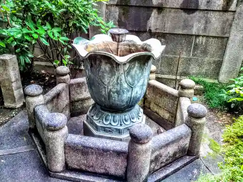 西祐寺の手水舎