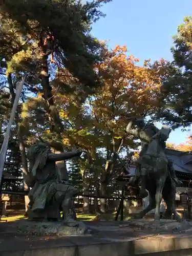 川中島古戦場八幡社の像