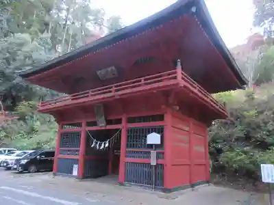 太平山神社の山門・神門