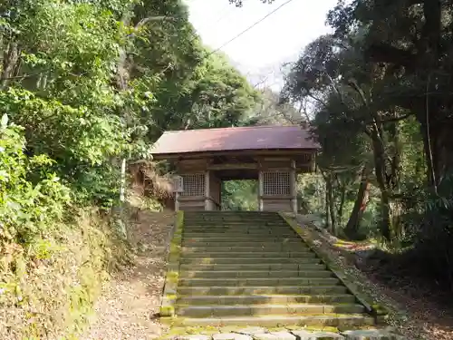 華蔵寺の山門