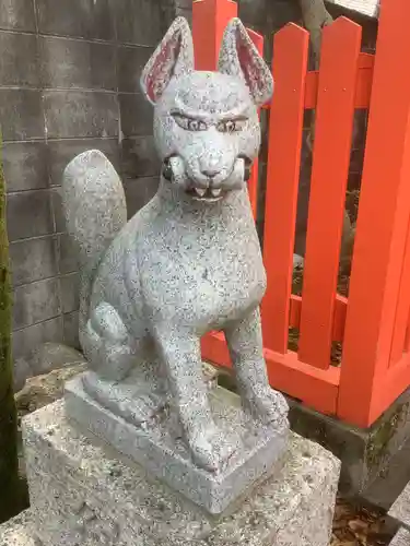 稲荷神社の狛犬