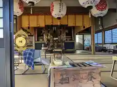 窓安寺の本殿