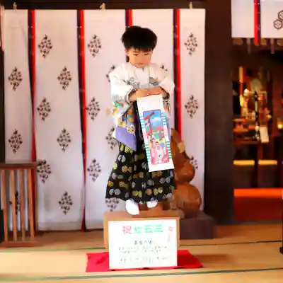 三津厳島神社の七五三参