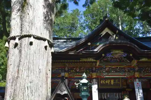 三峯神社の本殿