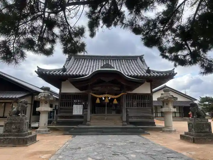 住吉神社の{uncategorized: "未分類", other: "その他", undefined: "問題あり", building: "その他建物", grave: "お墓", sacred_gate: "鳥居", guardian: "狛犬", statue: "像", buddha: "仏像", history: "歴史", nature: "自然", garden: "庭園", animal: "動物", pagoda: "塔", temizu: "手水舎", mountain_gate: "山門・神門", sanctuary: "本殿・本堂", subordinate: "末社・摂社", art: "芸術", scenery: "景色", jizo: "地蔵", ema: "絵馬", goshuin: "御朱印", omikuji: "おみくじ", items: "授与品その他", amulet: "お守り", goshuincho: "御朱印帳", eats: "食事", festival: "お祭り", votive_dance: "神楽", shichigosan: "七五三参", wedding: "結婚式", experience: "体験その他", initially: "初詣", around: "周辺", anti_infection: "感染症対策"}