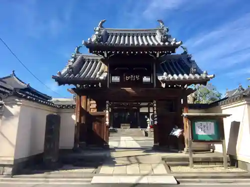 弘福寺の山門