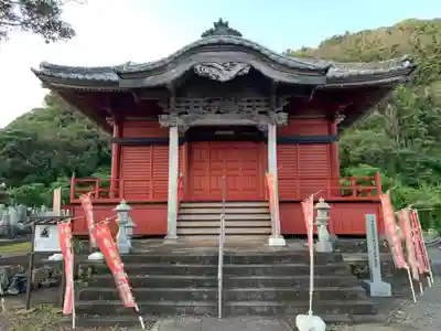 西蓮寺の本殿・本堂