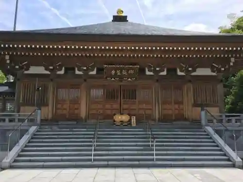 御誕生寺（猫寺）の本殿