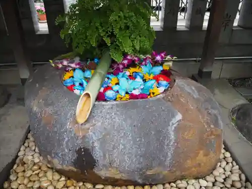 元三島神社の手水舎