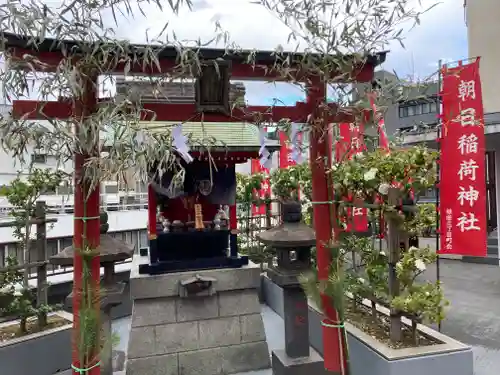 朝日稲荷神社の鳥居
