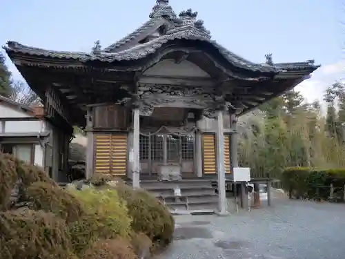 逕泉坊の本殿・本堂