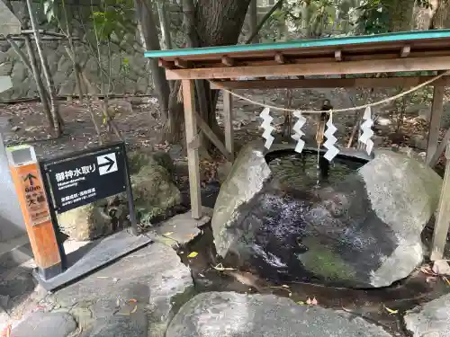 來宮神社の{uncategorized: "未分類", other: "その他", undefined: "問題あり", building: "その他建物", grave: "お墓", sacred_gate: "鳥居", guardian: "狛犬", statue: "像", buddha: "仏像", history: "歴史", nature: "自然", garden: "庭園", animal: "動物", pagoda: "塔", temizu: "手水舎", mountain_gate: "山門・神門", sanctuary: "本殿・本堂", subordinate: "末社・摂社", art: "芸術", scenery: "景色", jizo: "地蔵", ema: "絵馬", goshuin: "御朱印", omikuji: "おみくじ", items: "授与品その他", amulet: "お守り", goshuincho: "御朱印帳", eats: "食事", festival: "お祭り", votive_dance: "神楽", shichigosan: "七五三参", wedding: "結婚式", experience: "体験その他", initially: "初詣", around: "周辺", anti_infection: "感染症対策"}