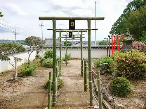 神谷稲荷明神社の鳥居