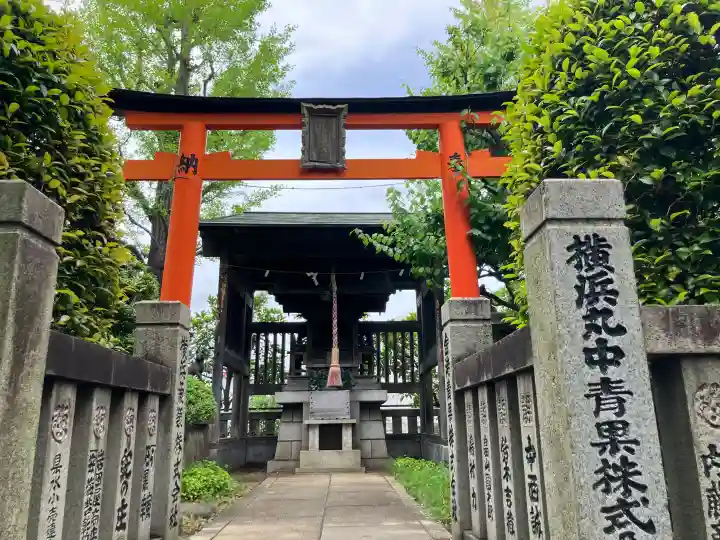 伏見市場稲荷大神の{uncategorized: "未分類", other: "その他", undefined: "問題あり", building: "その他建物", grave: "お墓", sacred_gate: "鳥居", guardian: "狛犬", statue: "像", buddha: "仏像", history: "歴史", nature: "自然", garden: "庭園", animal: "動物", pagoda: "塔", temizu: "手水舎", mountain_gate: "山門・神門", sanctuary: "本殿・本堂", subordinate: "末社・摂社", art: "芸術", scenery: "景色", jizo: "地蔵", ema: "絵馬", goshuin: "御朱印", omikuji: "おみくじ", items: "授与品その他", amulet: "お守り", goshuincho: "御朱印帳", eats: "食事", festival: "お祭り", votive_dance: "神楽", shichigosan: "七五三参", wedding: "結婚式", experience: "体験その他", initially: "初詣", around: "周辺", anti_infection: "感染症対策"}