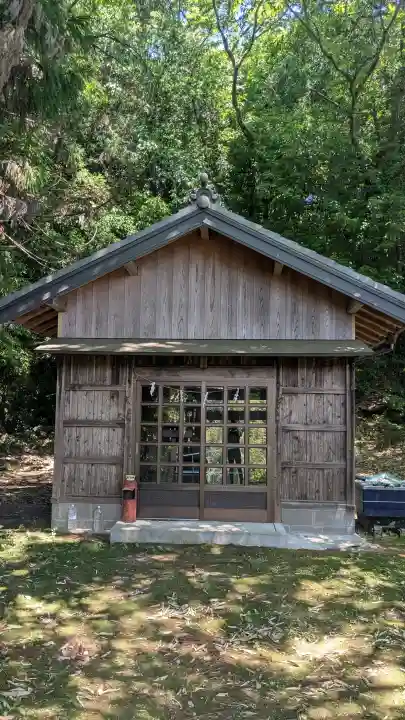 黒木神社の{uncategorized: "未分類", other: "その他", undefined: "問題あり", building: "その他建物", grave: "お墓", sacred_gate: "鳥居", guardian: "狛犬", statue: "像", buddha: "仏像", history: "歴史", nature: "自然", garden: "庭園", animal: "動物", pagoda: "塔", temizu: "手水舎", mountain_gate: "山門・神門", sanctuary: "本殿・本堂", subordinate: "末社・摂社", art: "芸術", scenery: "景色", jizo: "地蔵", ema: "絵馬", goshuin: "御朱印", omikuji: "おみくじ", items: "授与品その他", amulet: "お守り", goshuincho: "御朱印帳", eats: "食事", festival: "お祭り", votive_dance: "神楽", shichigosan: "七五三参", wedding: "結婚式", experience: "体験その他", initially: "初詣", around: "周辺", anti_infection: "感染症対策"}
