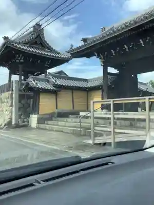 蓮浄寺の山門・神門