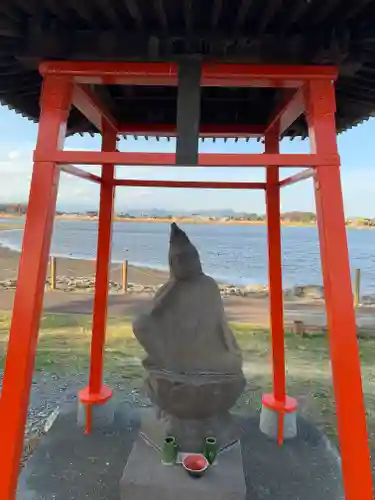 浮島辨財天の像