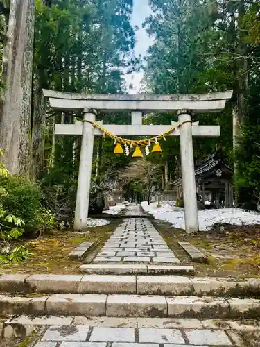 雄山神社中宮祈願殿(富山県)