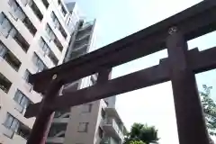 白金氷川神社の鳥居