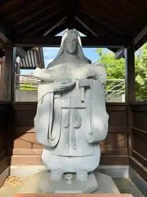 十二神社の{uncategorized: "未分類", other: "その他", undefined: "問題あり", building: "その他建物", grave: "お墓", sacred_gate: "鳥居", guardian: "狛犬", statue: "像", buddha: "仏像", history: "歴史", nature: "自然", garden: "庭園", animal: "動物", pagoda: "塔", temizu: "手水舎", mountain_gate: "山門・神門", sanctuary: "本殿・本堂", subordinate: "末社・摂社", art: "芸術", scenery: "景色", jizo: "地蔵", ema: "絵馬", goshuin: "御朱印", omikuji: "おみくじ", items: "授与品その他", amulet: "お守り", goshuincho: "御朱印帳", eats: "食事", festival: "お祭り", votive_dance: "神楽", shichigosan: "七五三参", wedding: "結婚式", experience: "体験その他", initially: "初詣", around: "周辺", anti_infection: "感染症対策"}