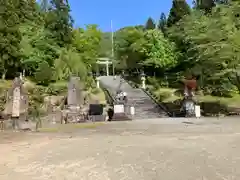 八海山尊神社の建物その他