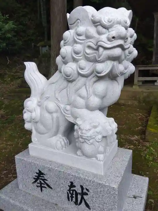 八幡神社の狛犬