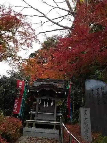 高尾山藥王院別院不動院の末社・摂社