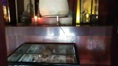 人柱供養堂の本殿・本堂