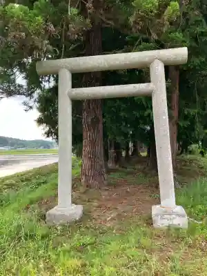 豊田湯泉神社の{uncategorized: "未分類", other: "その他", undefined: "問題あり", building: "その他建物", grave: "お墓", sacred_gate: "鳥居", guardian: "狛犬", statue: "像", buddha: "仏像", history: "歴史", nature: "自然", garden: "庭園", animal: "動物", pagoda: "塔", temizu: "手水舎", mountain_gate: "山門・神門", sanctuary: "本殿・本堂", subordinate: "末社・摂社", art: "芸術", scenery: "景色", jizo: "地蔵", ema: "絵馬", goshuin: "御朱印", omikuji: "おみくじ", items: "授与品その他", amulet: "お守り", goshuincho: "御朱印帳", eats: "食事", festival: "お祭り", votive_dance: "神楽", shichigosan: "七五三参", wedding: "結婚式", experience: "体験その他", initially: "初詣", around: "周辺", anti_infection: "感染症対策"}