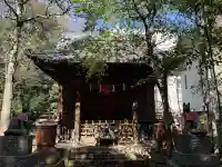 四合稲荷神社の{uncategorized: "未分類", other: "その他", undefined: "問題あり", building: "その他建物", grave: "お墓", sacred_gate: "鳥居", guardian: "狛犬", statue: "像", buddha: "仏像", history: "歴史", nature: "自然", garden: "庭園", animal: "動物", pagoda: "塔", temizu: "手水舎", mountain_gate: "山門・神門", sanctuary: "本殿・本堂", subordinate: "末社・摂社", art: "芸術", scenery: "景色", jizo: "地蔵", ema: "絵馬", goshuin: "御朱印", omikuji: "おみくじ", items: "授与品その他", amulet: "お守り", goshuincho: "御朱印帳", eats: "食事", festival: "お祭り", votive_dance: "神楽", shichigosan: "七五三参", wedding: "結婚式", experience: "体験その他", initially: "初詣", around: "周辺", anti_infection: "感染症対策"}