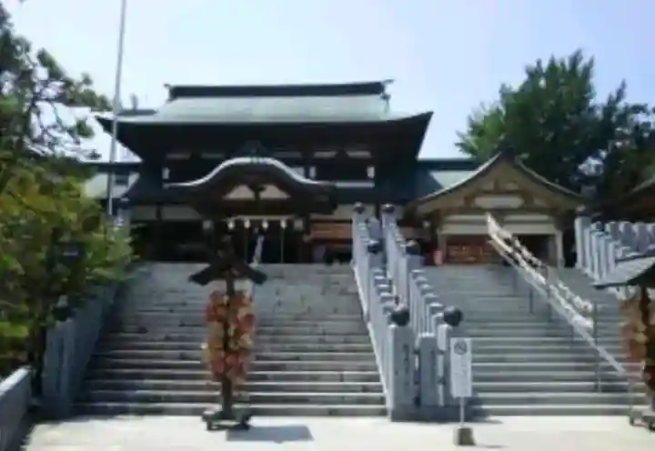 伊豫豆比古命神社の{uncategorized: "未分類", other: "その他", undefined: "問題あり", building: "その他建物", grave: "お墓", sacred_gate: "鳥居", guardian: "狛犬", statue: "像", buddha: "仏像", history: "歴史", nature: "自然", garden: "庭園", animal: "動物", pagoda: "塔", temizu: "手水舎", mountain_gate: "山門・神門", sanctuary: "本殿・本堂", subordinate: "末社・摂社", art: "芸術", scenery: "景色", jizo: "地蔵", ema: "絵馬", goshuin: "御朱印", omikuji: "おみくじ", items: "授与品その他", amulet: "お守り", goshuincho: "御朱印帳", eats: "食事", festival: "お祭り", votive_dance: "神楽", shichigosan: "七五三参", wedding: "結婚式", experience: "体験その他", initially: "初詣", around: "周辺", anti_infection: "感染症対策"}