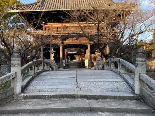 笠覆寺 (笠寺観音)の山門