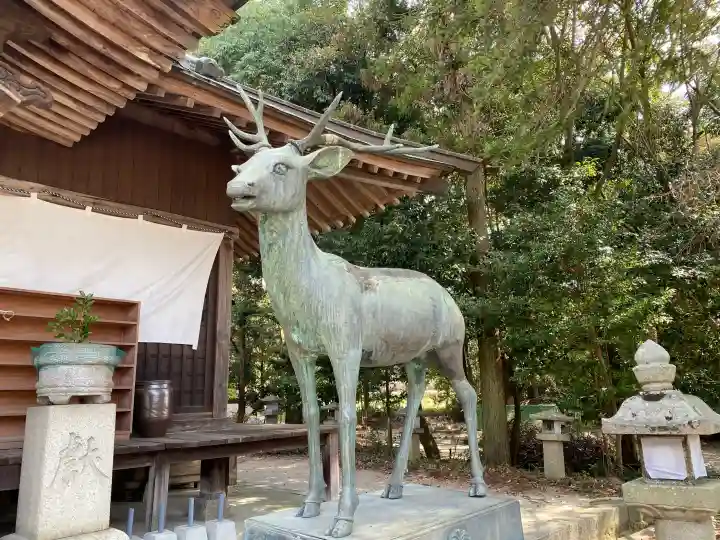 春日神社の{uncategorized: "未分類", other: "その他", undefined: "問題あり", building: "その他建物", grave: "お墓", sacred_gate: "鳥居", guardian: "狛犬", statue: "像", buddha: "仏像", history: "歴史", nature: "自然", garden: "庭園", animal: "動物", pagoda: "塔", temizu: "手水舎", mountain_gate: "山門・神門", sanctuary: "本殿・本堂", subordinate: "末社・摂社", art: "芸術", scenery: "景色", jizo: "地蔵", ema: "絵馬", goshuin: "御朱印", omikuji: "おみくじ", items: "授与品その他", amulet: "お守り", goshuincho: "御朱印帳", eats: "食事", festival: "お祭り", votive_dance: "神楽", shichigosan: "七五三参", wedding: "結婚式", experience: "体験その他", initially: "初詣", around: "周辺", anti_infection: "感染症対策"}