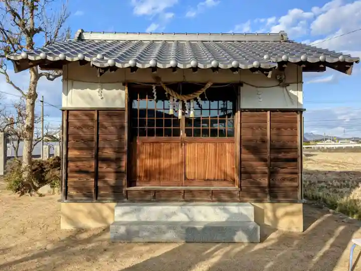 貢八幡神社の本殿・本堂