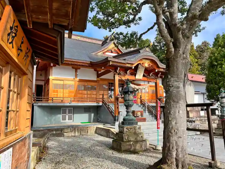 烏帽子山八幡宮の本殿・本堂