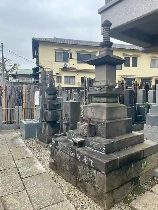 来迎寺の{uncategorized: "未分類", other: "その他", undefined: "問題あり", building: "その他建物", grave: "お墓", sacred_gate: "鳥居", guardian: "狛犬", statue: "像", buddha: "仏像", history: "歴史", nature: "自然", garden: "庭園", animal: "動物", pagoda: "塔", temizu: "手水舎", mountain_gate: "山門・神門", sanctuary: "本殿・本堂", subordinate: "末社・摂社", art: "芸術", scenery: "景色", jizo: "地蔵", ema: "絵馬", goshuin: "御朱印", omikuji: "おみくじ", items: "授与品その他", amulet: "お守り", goshuincho: "御朱印帳", eats: "食事", festival: "お祭り", votive_dance: "神楽", shichigosan: "七五三参", wedding: "結婚式", experience: "体験その他", initially: "初詣", around: "周辺", anti_infection: "感染症対策"}
