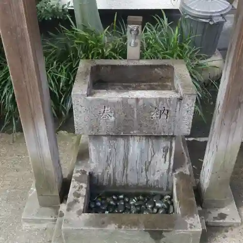 大松稲荷神社の手水舎