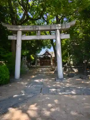 日吉神社の{uncategorized: "未分類", other: "その他", undefined: "問題あり", building: "その他建物", grave: "お墓", sacred_gate: "鳥居", guardian: "狛犬", statue: "像", buddha: "仏像", history: "歴史", nature: "自然", garden: "庭園", animal: "動物", pagoda: "塔", temizu: "手水舎", mountain_gate: "山門・神門", sanctuary: "本殿・本堂", subordinate: "末社・摂社", art: "芸術", scenery: "景色", jizo: "地蔵", ema: "絵馬", goshuin: "御朱印", omikuji: "おみくじ", items: "授与品その他", amulet: "お守り", goshuincho: "御朱印帳", eats: "食事", festival: "お祭り", votive_dance: "神楽", shichigosan: "七五三参", wedding: "結婚式", experience: "体験その他", initially: "初詣", around: "周辺", anti_infection: "感染症対策"}