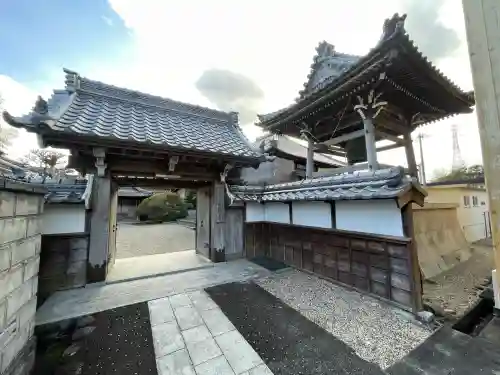 真福寺の{uncategorized: "未分類", other: "その他", undefined: "問題あり", building: "その他建物", grave: "お墓", sacred_gate: "鳥居", guardian: "狛犬", statue: "像", buddha: "仏像", history: "歴史", nature: "自然", garden: "庭園", animal: "動物", pagoda: "塔", temizu: "手水舎", mountain_gate: "山門・神門", sanctuary: "本殿・本堂", subordinate: "末社・摂社", art: "芸術", scenery: "景色", jizo: "地蔵", ema: "絵馬", goshuin: "御朱印", omikuji: "おみくじ", items: "授与品その他", amulet: "お守り", goshuincho: "御朱印帳", eats: "食事", festival: "お祭り", votive_dance: "神楽", shichigosan: "七五三参", wedding: "結婚式", experience: "体験その他", initially: "初詣", around: "周辺", anti_infection: "感染症対策"}