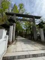 意富比神社の{uncategorized: "未分類", other: "その他", undefined: "問題あり", building: "その他建物", grave: "お墓", sacred_gate: "鳥居", guardian: "狛犬", statue: "像", buddha: "仏像", history: "歴史", nature: "自然", garden: "庭園", animal: "動物", pagoda: "塔", temizu: "手水舎", mountain_gate: "山門・神門", sanctuary: "本殿・本堂", subordinate: "末社・摂社", art: "芸術", scenery: "景色", jizo: "地蔵", ema: "絵馬", goshuin: "御朱印", omikuji: "おみくじ", items: "授与品その他", amulet: "お守り", goshuincho: "御朱印帳", eats: "食事", festival: "お祭り", votive_dance: "神楽", shichigosan: "七五三参", wedding: "結婚式", experience: "体験その他", initially: "初詣", around: "周辺", anti_infection: "感染症対策"}