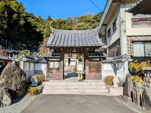 大雲寺の山門