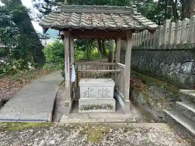 倭文神社の手水舎