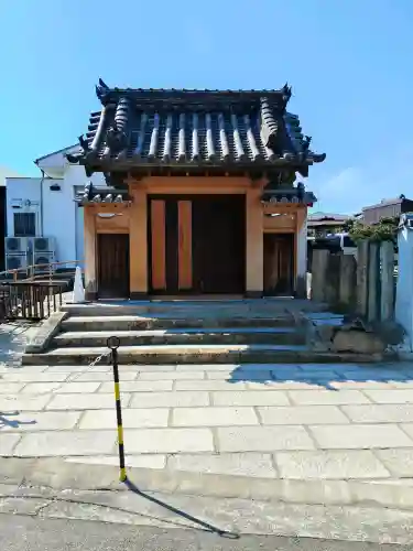 家原寺の{uncategorized: "未分類", other: "その他", undefined: "問題あり", building: "その他建物", grave: "お墓", sacred_gate: "鳥居", guardian: "狛犬", statue: "像", buddha: "仏像", history: "歴史", nature: "自然", garden: "庭園", animal: "動物", pagoda: "塔", temizu: "手水舎", mountain_gate: "山門・神門", sanctuary: "本殿・本堂", subordinate: "末社・摂社", art: "芸術", scenery: "景色", jizo: "地蔵", ema: "絵馬", goshuin: "御朱印", omikuji: "おみくじ", items: "授与品その他", amulet: "お守り", goshuincho: "御朱印帳", eats: "食事", festival: "お祭り", votive_dance: "神楽", shichigosan: "七五三参", wedding: "結婚式", experience: "体験その他", initially: "初詣", around: "周辺", anti_infection: "感染症対策"}