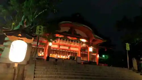 伏見稲荷大社の{uncategorized: "未分類", other: "その他", undefined: "問題あり", building: "その他建物", grave: "お墓", sacred_gate: "鳥居", guardian: "狛犬", statue: "像", buddha: "仏像", history: "歴史", nature: "自然", garden: "庭園", animal: "動物", pagoda: "塔", temizu: "手水舎", mountain_gate: "山門・神門", sanctuary: "本殿・本堂", subordinate: "末社・摂社", art: "芸術", scenery: "景色", jizo: "地蔵", ema: "絵馬", goshuin: "御朱印", omikuji: "おみくじ", items: "授与品その他", amulet: "お守り", goshuincho: "御朱印帳", eats: "食事", festival: "お祭り", votive_dance: "神楽", shichigosan: "七五三参", wedding: "結婚式", experience: "体験その他", initially: "初詣", around: "周辺", anti_infection: "感染症対策"}