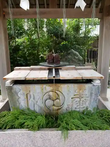 天津神明宮の手水舎