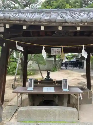 鶴羽根神社の手水舎