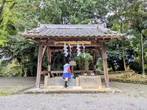 名手八幡神社の手水舎
