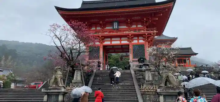 清水寺の山門・神門